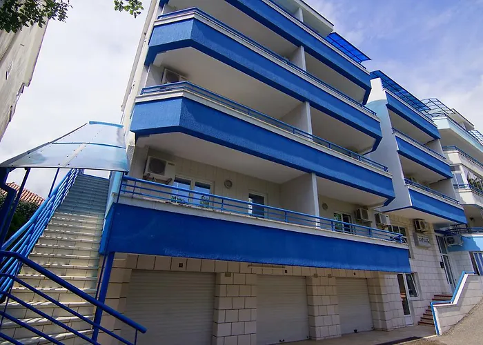 Blue Palace Guest House