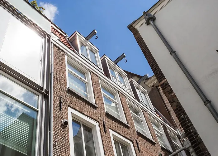 House Of Arts - City Centre Apartment