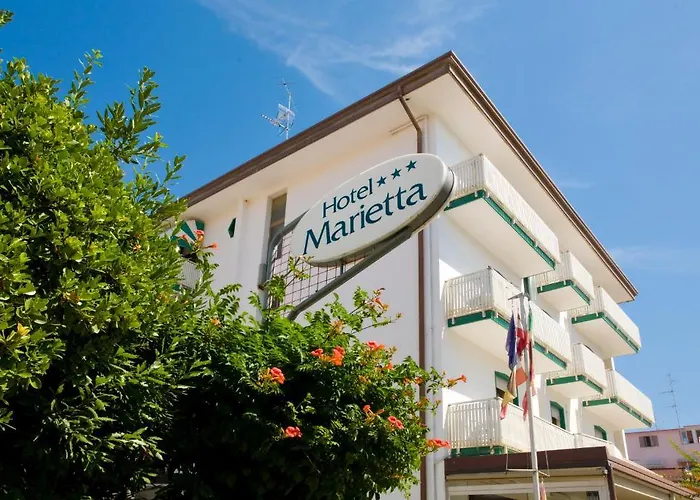 Hotel sulla spiaggia: Hotel Marietta