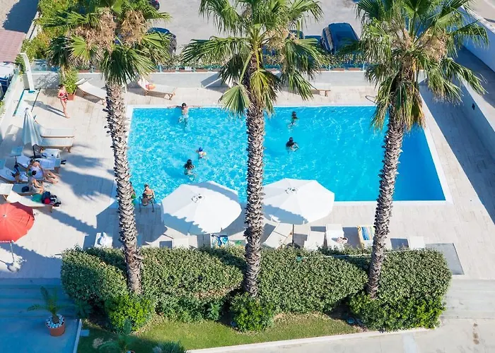 Sea Lion Hotel