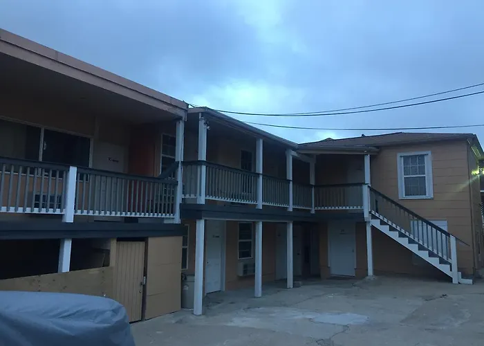 Motels Surf And Apartments