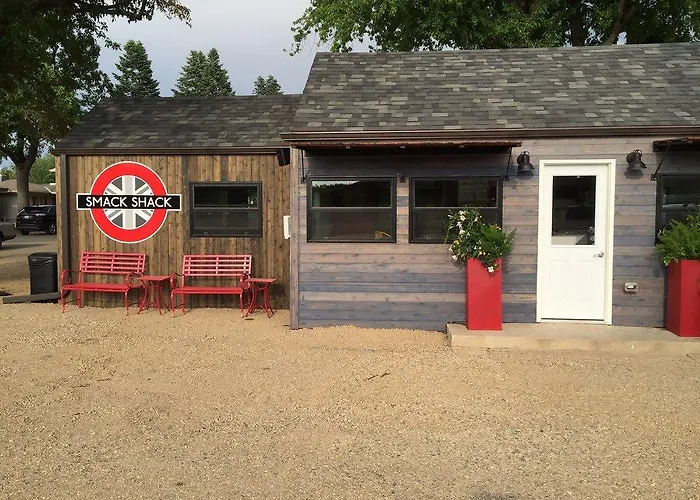 Central hotel: Okoboji Commons Hotel