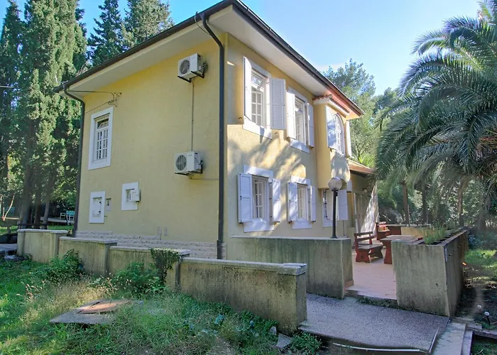 Rosemary Apartments & Rooms