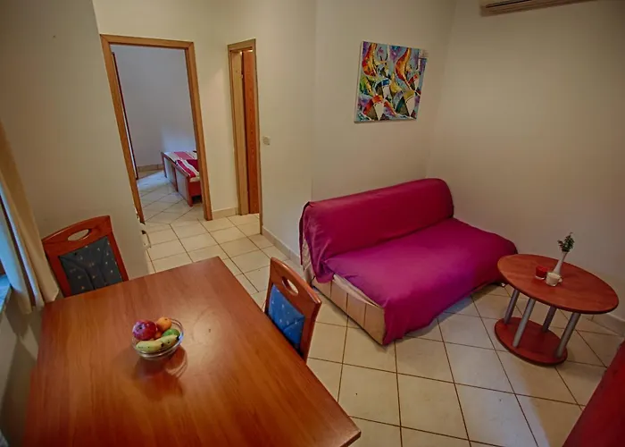Rosemary Apartments & Rooms