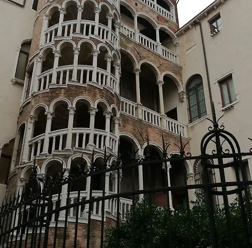Hotel 3 stelle: Alloggi alla Scala del Bovolo