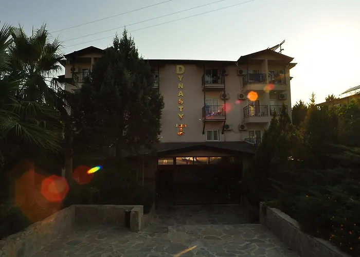 3 SterneHotel Dynasty Side