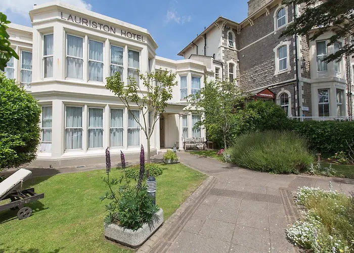 Pet Friendly hotel: Lauriston Hotel