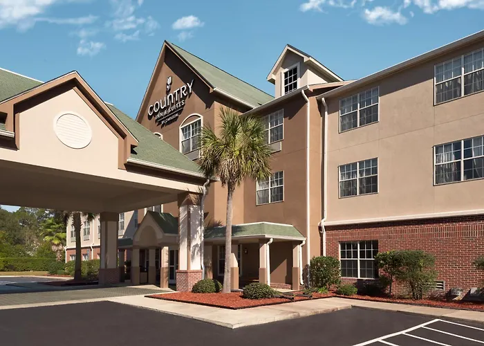 Pet Friendly hotel: Country Inn & Suites By Radisson, Brunswick I-95, Ga