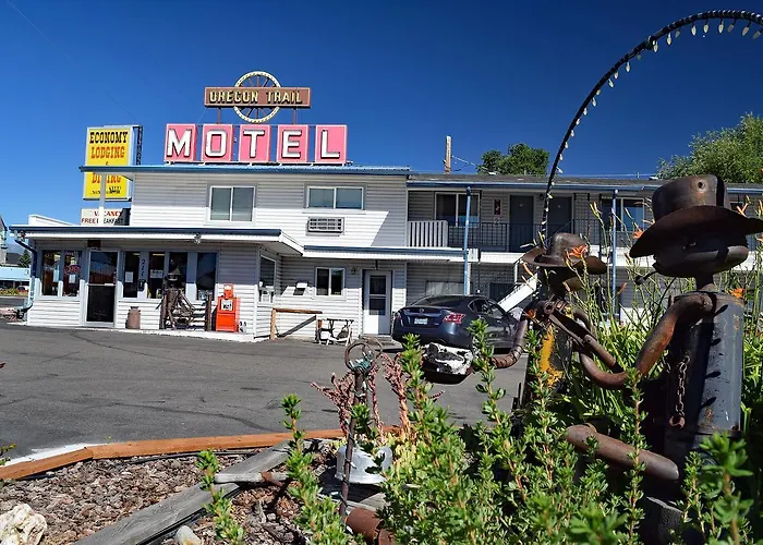 Pet Friendly hotel: Oregon Trail Motel And Restaurant