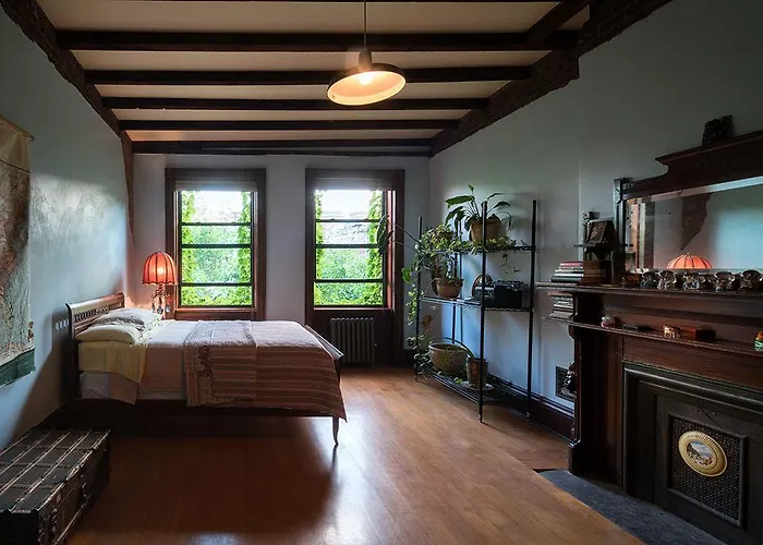  Harlem Flophouse