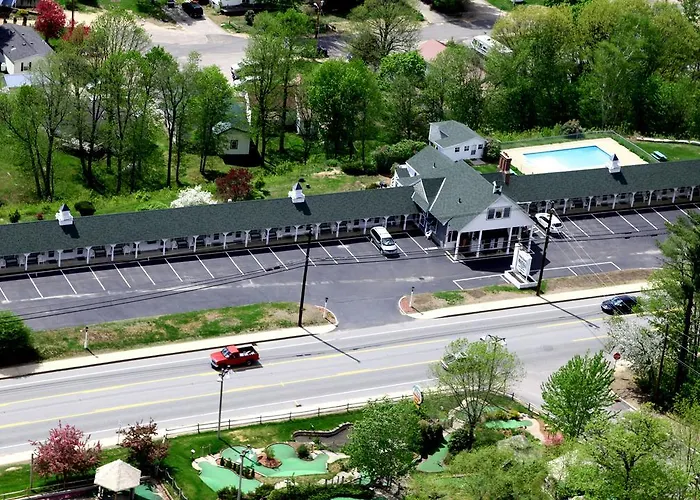 School House Inn