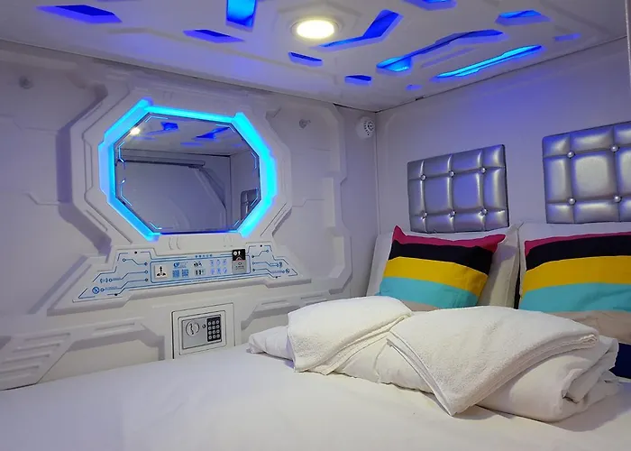 Galaxy Pods @ Chinatown