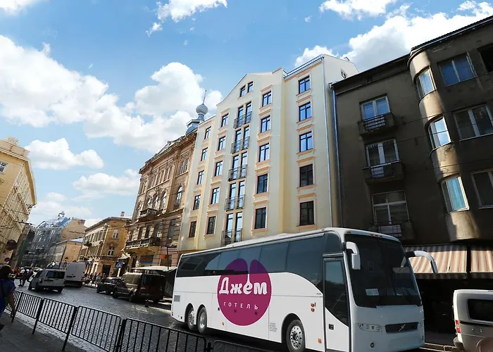 Jam Hotel Hnatyuka