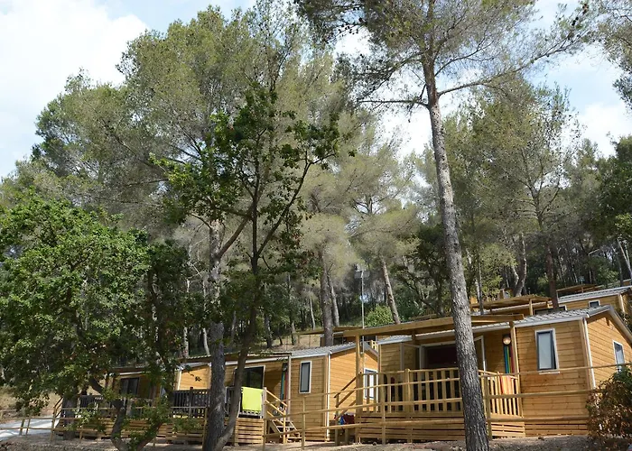 Hotel pres du College: Camping Les Playes
