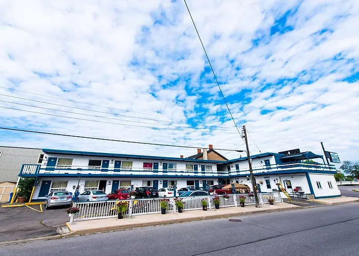 Motels Niagara Parkway Court Motel
