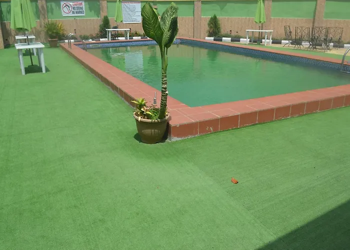 Ping Pong hotel: Parklane Hotels