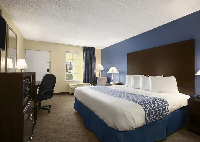Days Inn & Suites By Wyndham Cherry Hill - Philadelphia