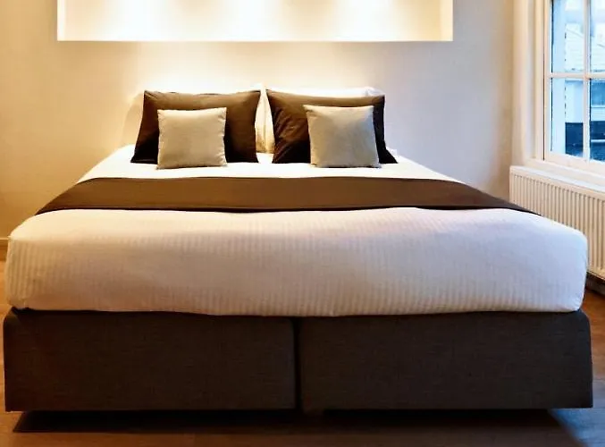 Romantic hotels Ams Suites