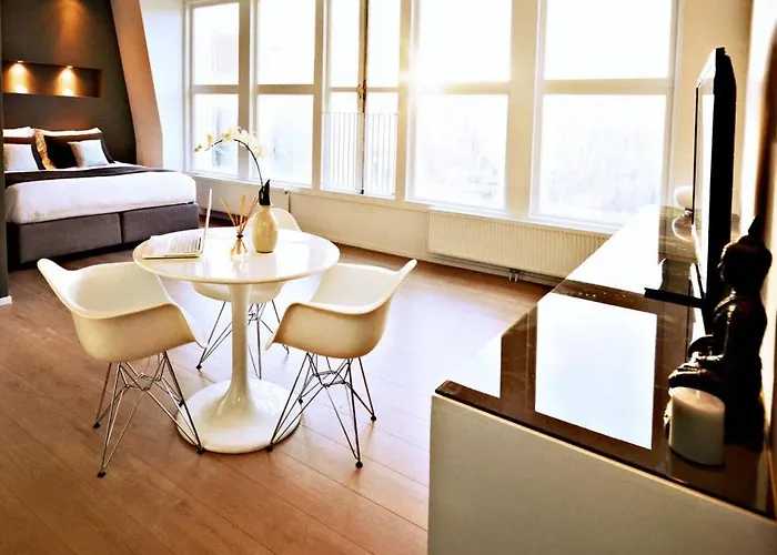 Romantic hotels Ams Suites