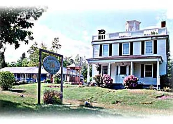 Homestead Motel And Cottages