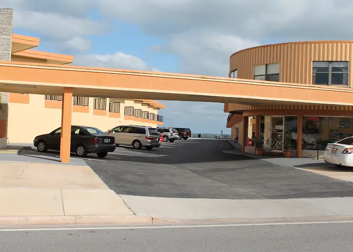 Motel: Grand Prix Motel Beach Front
