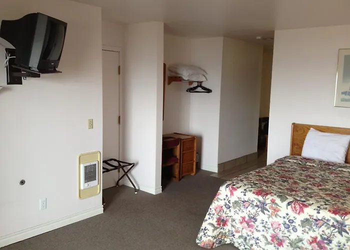 Motel: Cozy Cove Beachfront Resort Inn