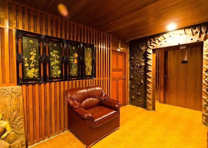 Eight Plus Hotel