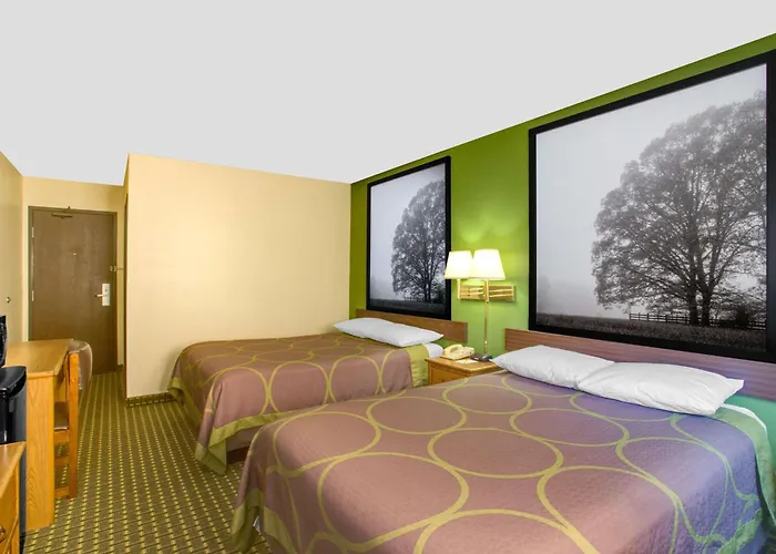 Super 8 By Wyndham Radford Va