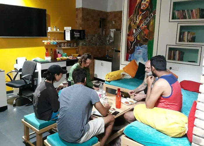 Staytion Dorm- A Backpackers