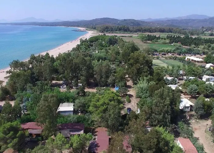 Hotel sulla spiaggia: Campeggio Villaggio Sos Flores