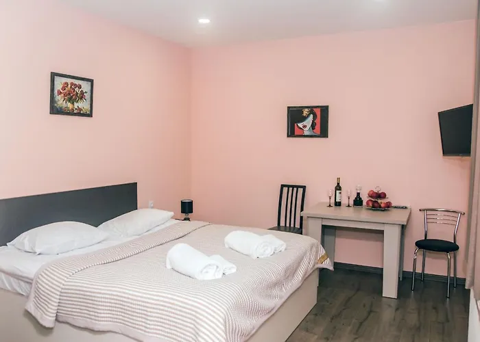 Red Hotel