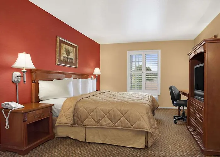 Travelodge Inn & Suites By Wyndham Gardena Ca
