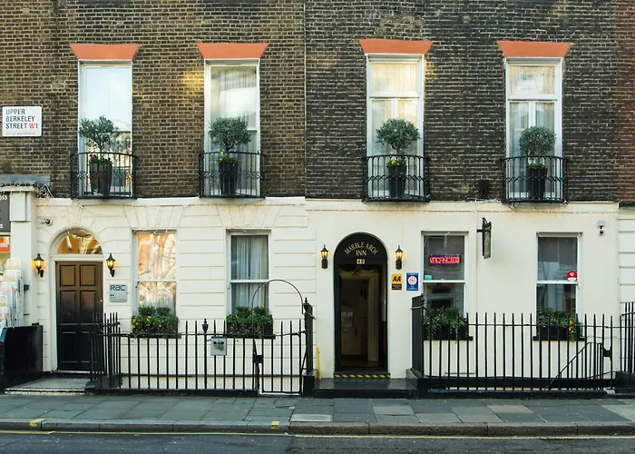 Resort: Marble Arch Inn