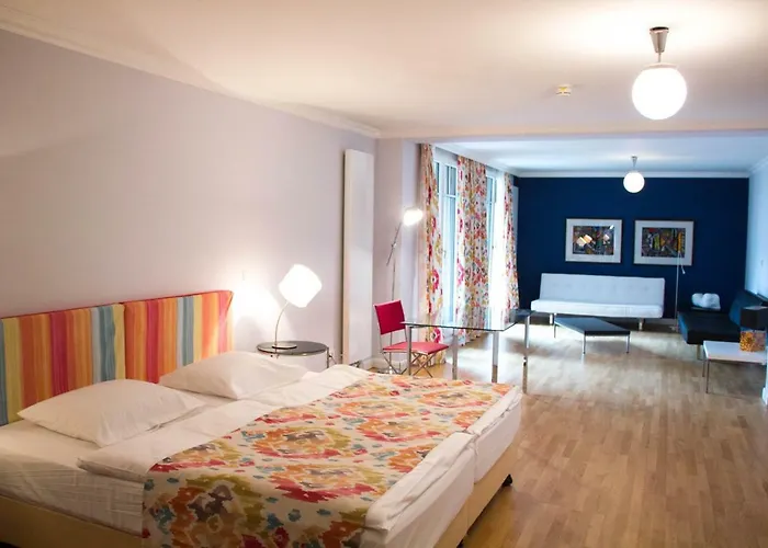 HOTEL In