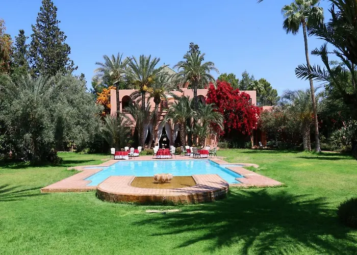 Guests house Dar Ayniwen Garden & Bird Zoo