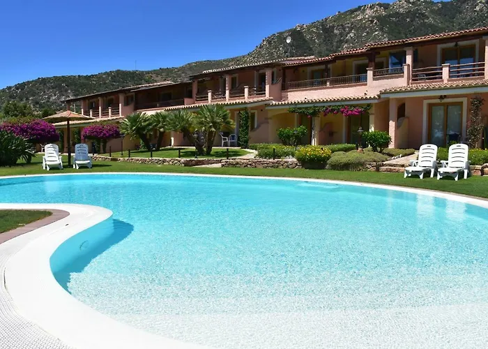 Hotel mit Pool: Hotel Su Giganti