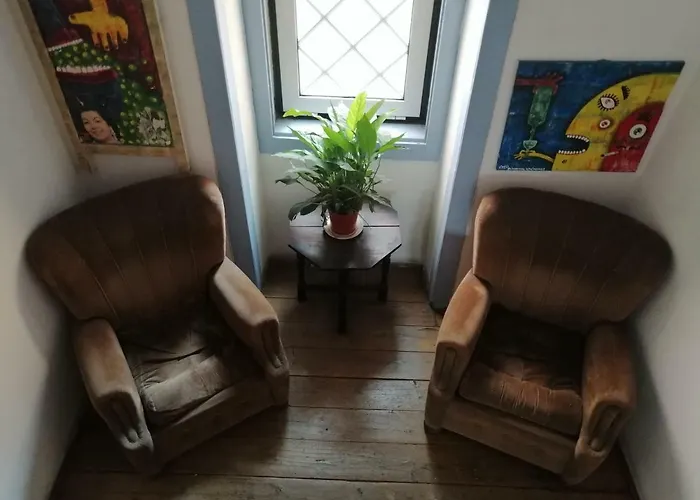 Locals & Suites