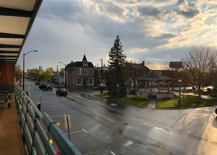 Motels Niagara Parkway Court Motel