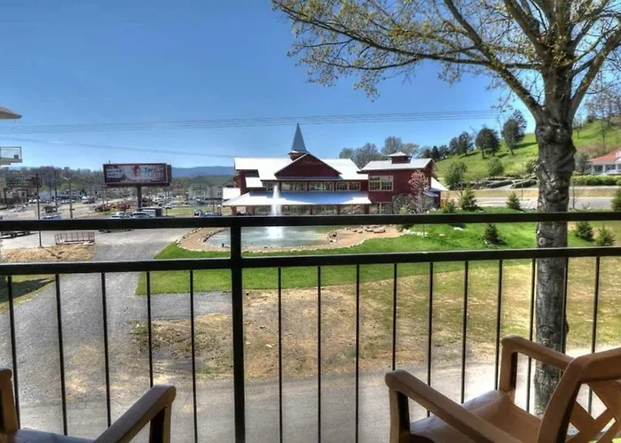 Oak Tree Lodge