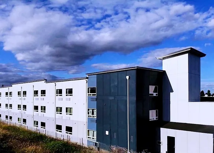 Motel: Capital Inn & Suites