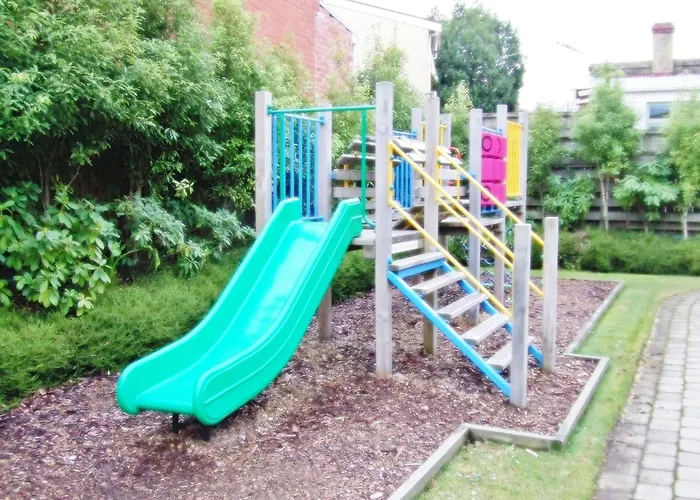 Woodlands s And Apartments