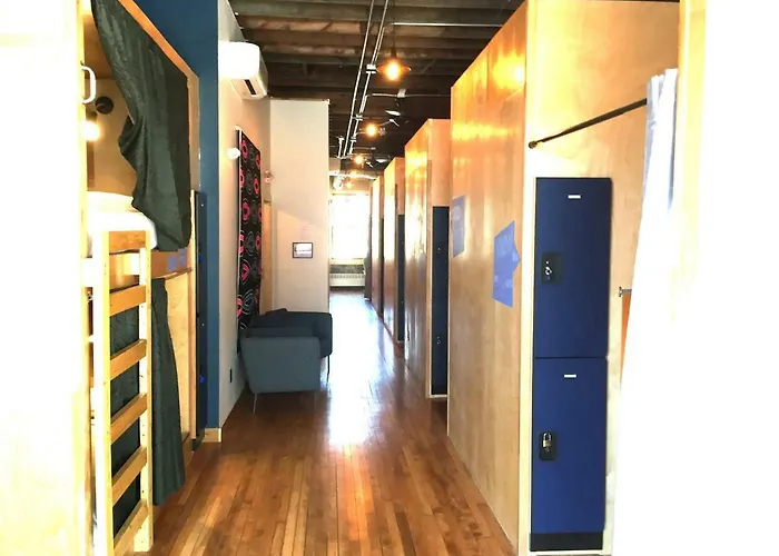Hotel near College: Hostel Du Nord