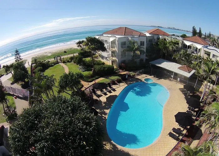 4 sterren hotel: Golden Riviera Absolute Beachfront Resort