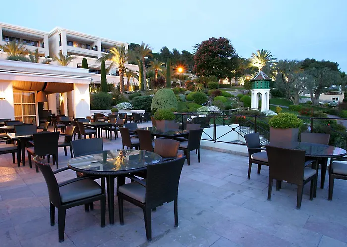Royal Golf, & Spa De Luxe