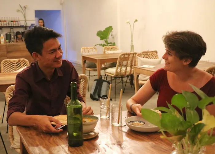 Sacred Lotus - Vegan Cafe X Hostel