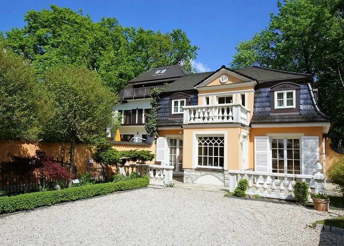  Yacht-, Und Reisemobilhafen "Historisches Faehrhaus" Wendenschloss