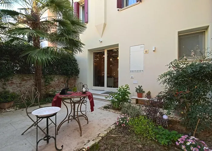 28 Alla Rotonda