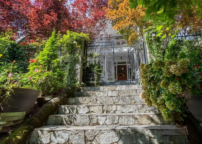 B&B only: Mozart Guest House Seattle Bed And Breakfast