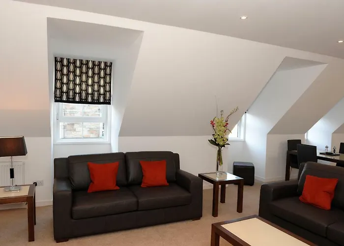 Fountain Court Apartments - Grove
