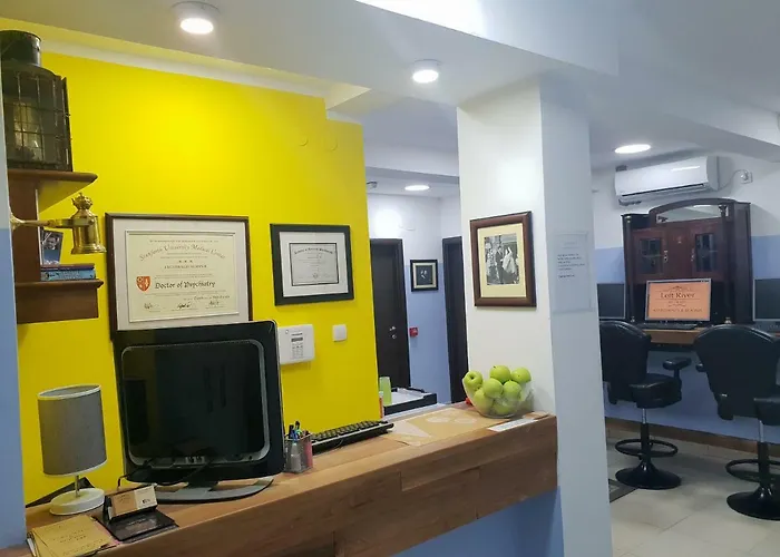 Apartments & Rooms Left River